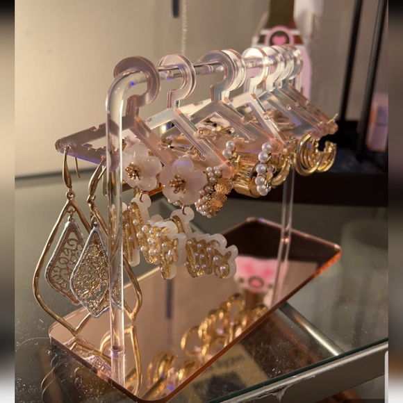 - Acrylic Creative Earring Display Stand - Pink - Picture 11 of 14